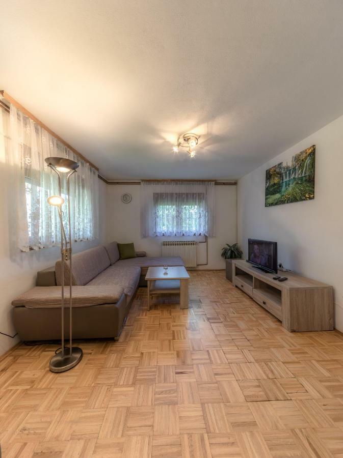 Apartment Barica Smoljanac Exterior foto